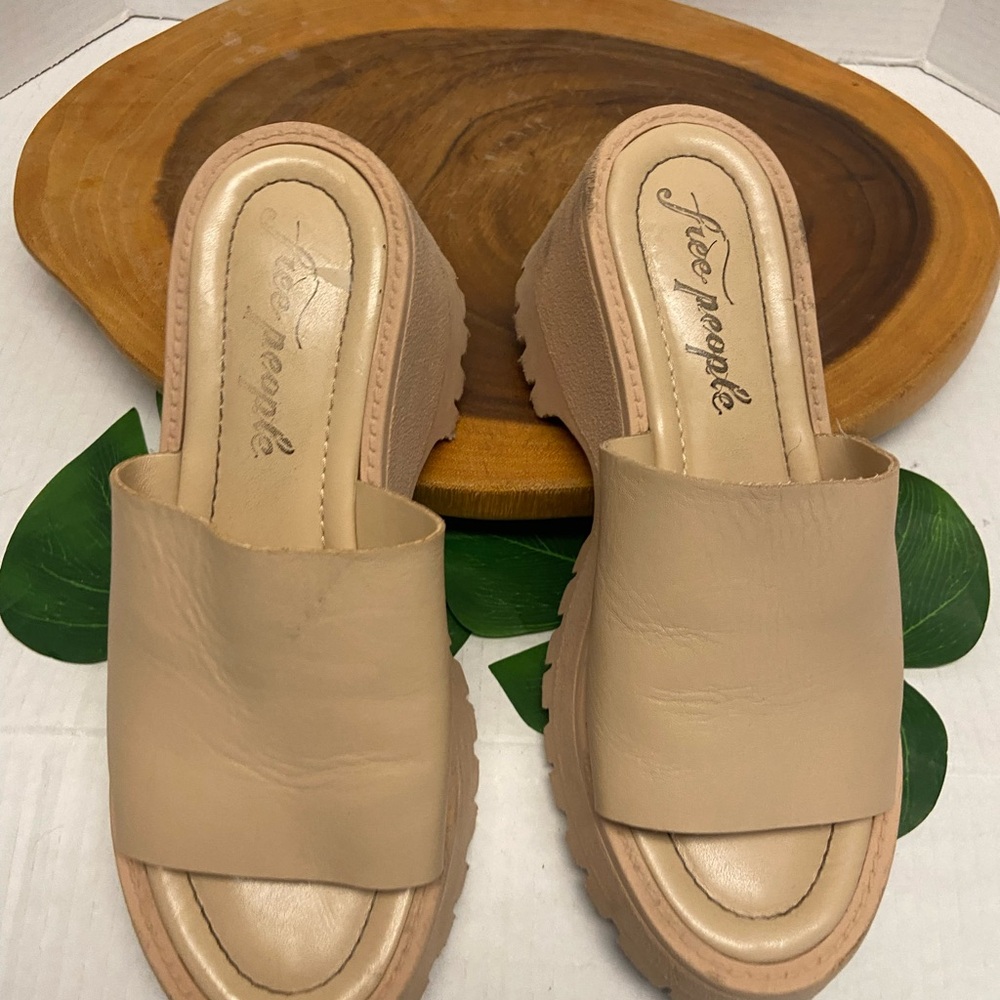 Free People Nude Platform Sandals - Picture 3 of 8